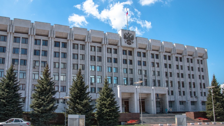 На «Мерседесе», но без квартиры: кто стал самым богатым министром Самарской области