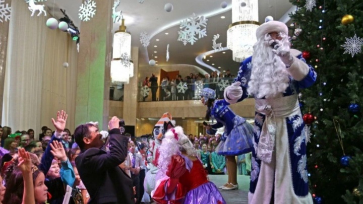 В Башкирии отменили общие новогодние елки в школах и детсадах