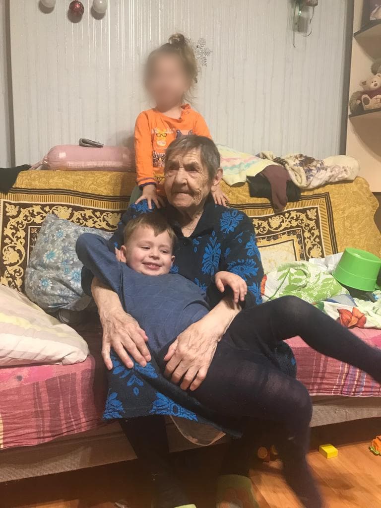 Надежда Петровна надеялась, что родственники смогут жить в ее комнате Надежда Петровна надеялась, что родственники смогут жить в ее комнате