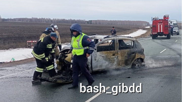 В Башкирии в ДТП с Renault Sandero и Volkswagen Polo погибла женщина