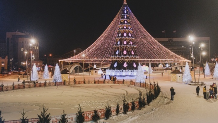 Ледовый городок на пермской эспланаде закрыли из-за потепления