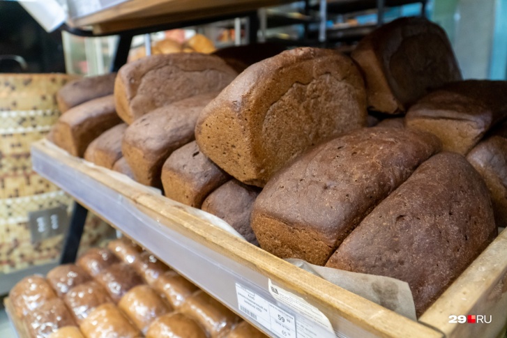 Взять хотя бы хлеб: в одних магазинах цены с февраля на него не менялись, а в других подскочили