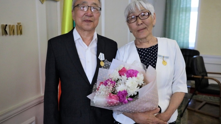 Семья из Оловяннинского района получила медаль ордена «Родительская слава» — они в браке уже 52 года