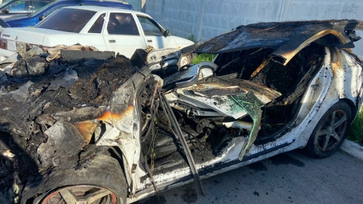 Автомобиль обуглился: появились фото с места смертельного ДТП в Самарской области