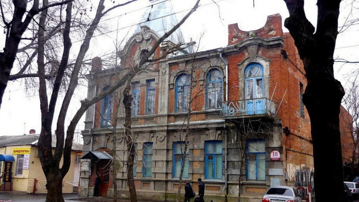 В Краснодаре начали реставрировать старинный особняк начала XX века