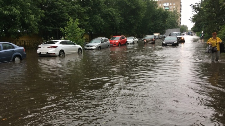 В Ярославской области город ушел под воду во время ливня: как это было. Фото и видео