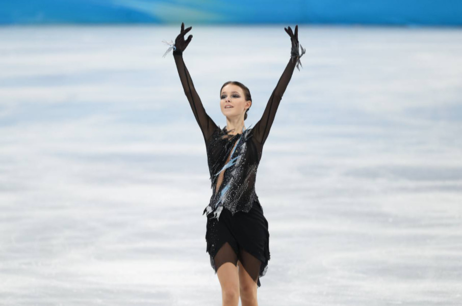 Анна Щербакова — олимпийская чемпионка по фигурному катанию