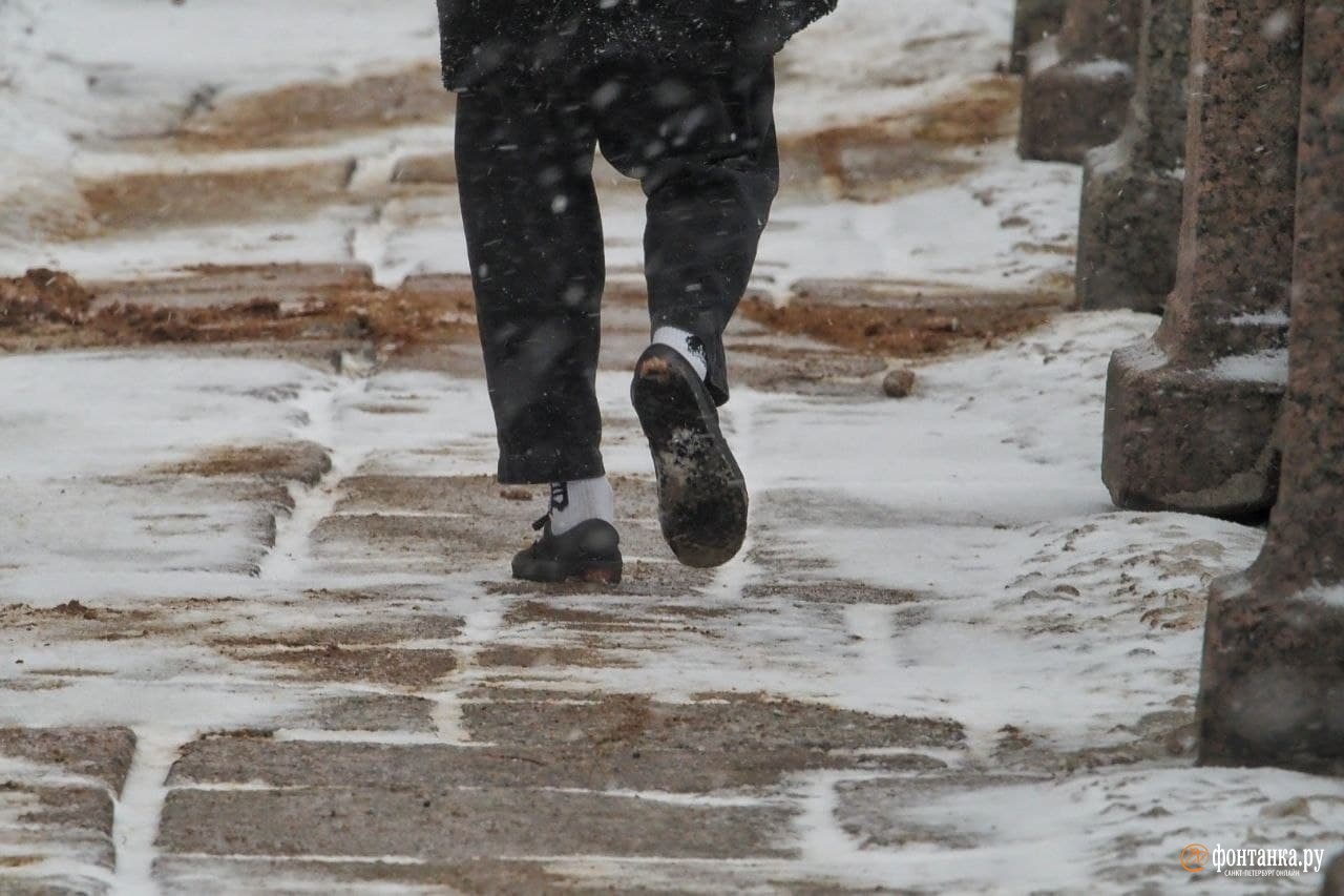 Ливень зимой. Девушка с мокрыми волосами фото. Февраль тепло. Сегодня мокро. Сегодня мокро.