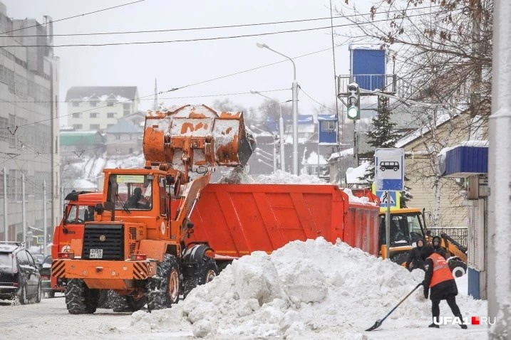 Уфа переживает снегопады Уфа переживает снегопады