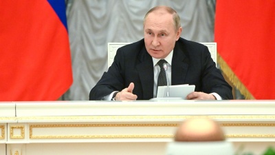 Деньги пенсионерам, военным и семьям с детьми: все решения Путина на заседании президиума Госсовета