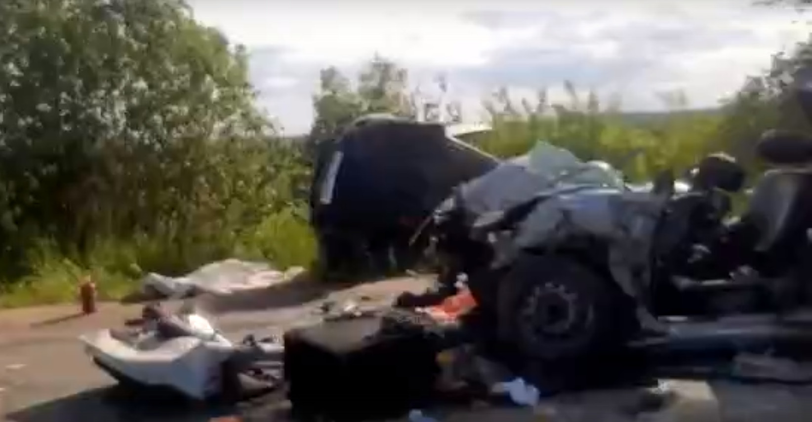 Страшное ДТП в Новгородской области: семья потеряла мальчиков | 19.06.2022  | Санкт-Петербург - БезФормата