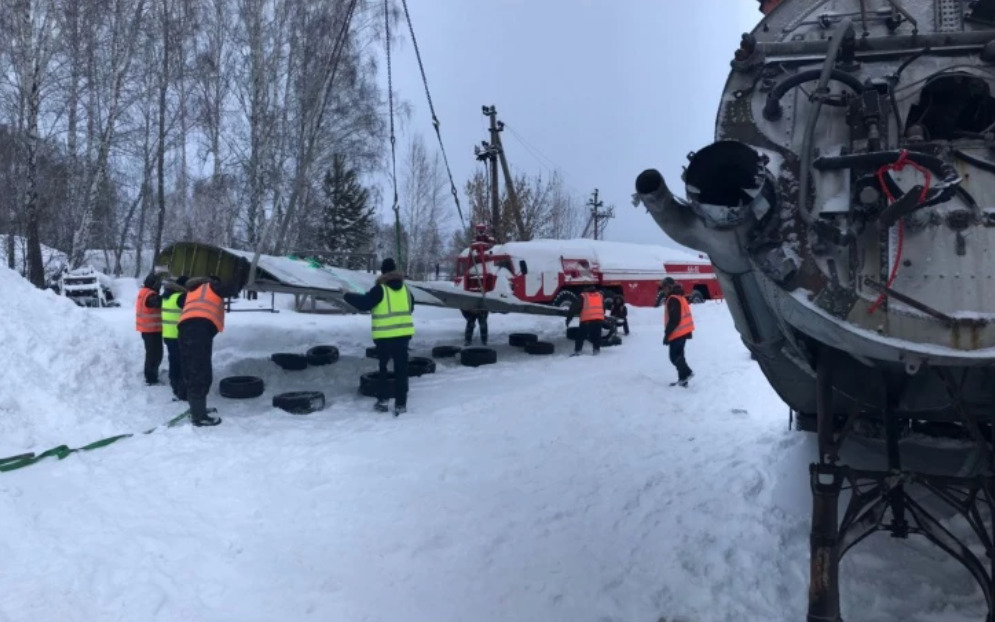 «Дуглас» привезли на аэродром Мочище в декабре 2021 года «Дуглас» привезли на аэродром Мочище в декабре 2021 года