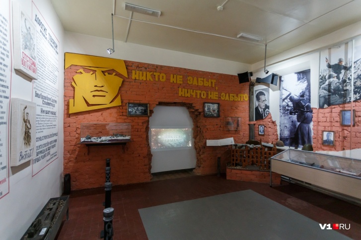В колонии есть даже свой музей, посвященный Великой Отечественной войне. Все экспонаты и оформление — дело рук заключенных