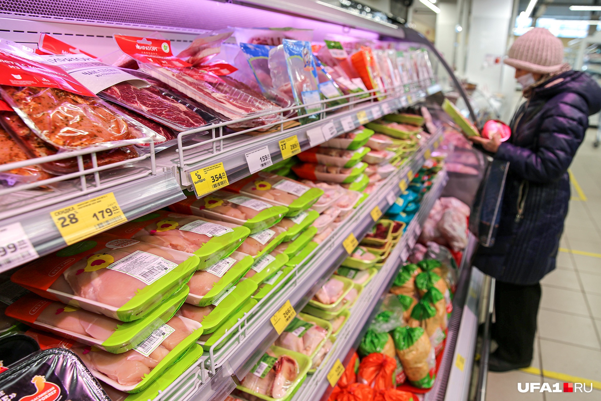 Впрок мясом не запасешься, даже в морозилке хранить его рекомендуют не больше трех месяцев Впрок мясом не запасешься, даже в морозилке хранить его рекомендуют не больше трех месяцев