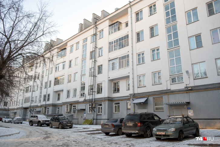Всё произошло в квартире дома в самом центре Челябинска Всё произошло в квартире дома в самом центре Челябинска