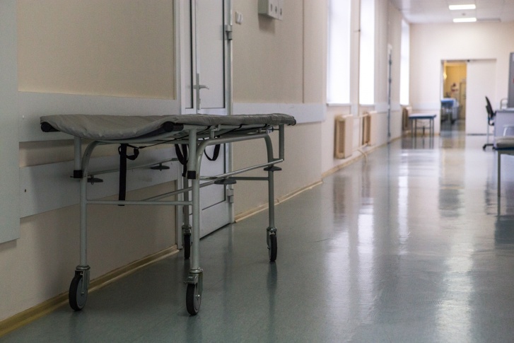 Студента привезли в больницу через 5 дней после драки Студента привезли в больницу через 5 дней после драки