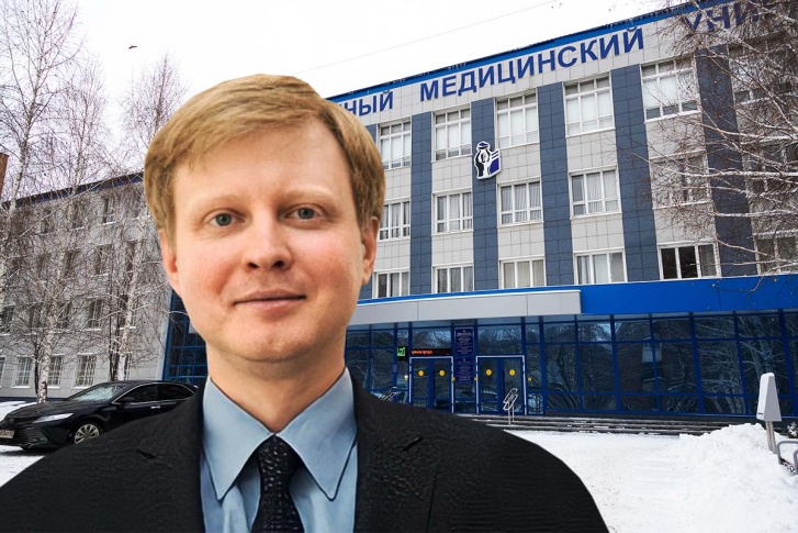 Дмитрий Константинов — кандидат медицинских наук. Он работает инфекционистом 17 лет, и теперь будет заниматься просветительской работой Дмитрий Константинов — кандидат медицинских наук. Он работает инфекционистом 17 лет, и теперь будет заниматься просветительской работой