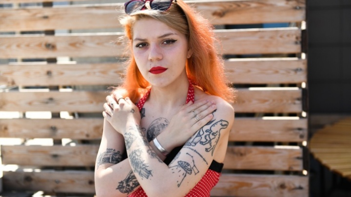 «Первую набила себе швейной иглой»: колонка 21-летней айтишницы с 36 татуировками на теле