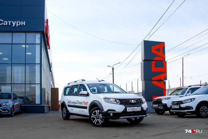 Популярная Lada Largus прошла недавно рестайлинг и, по заявлениям правительства, продолжит конвейерную жизнь на АВТОВАЗе