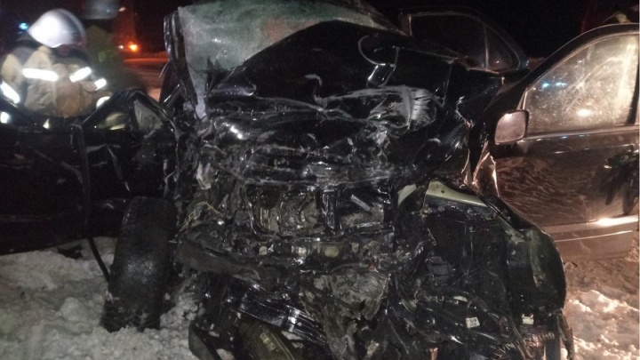 В лобовом столкновении на трассе «Иртыш» погибли водитель и пассажир