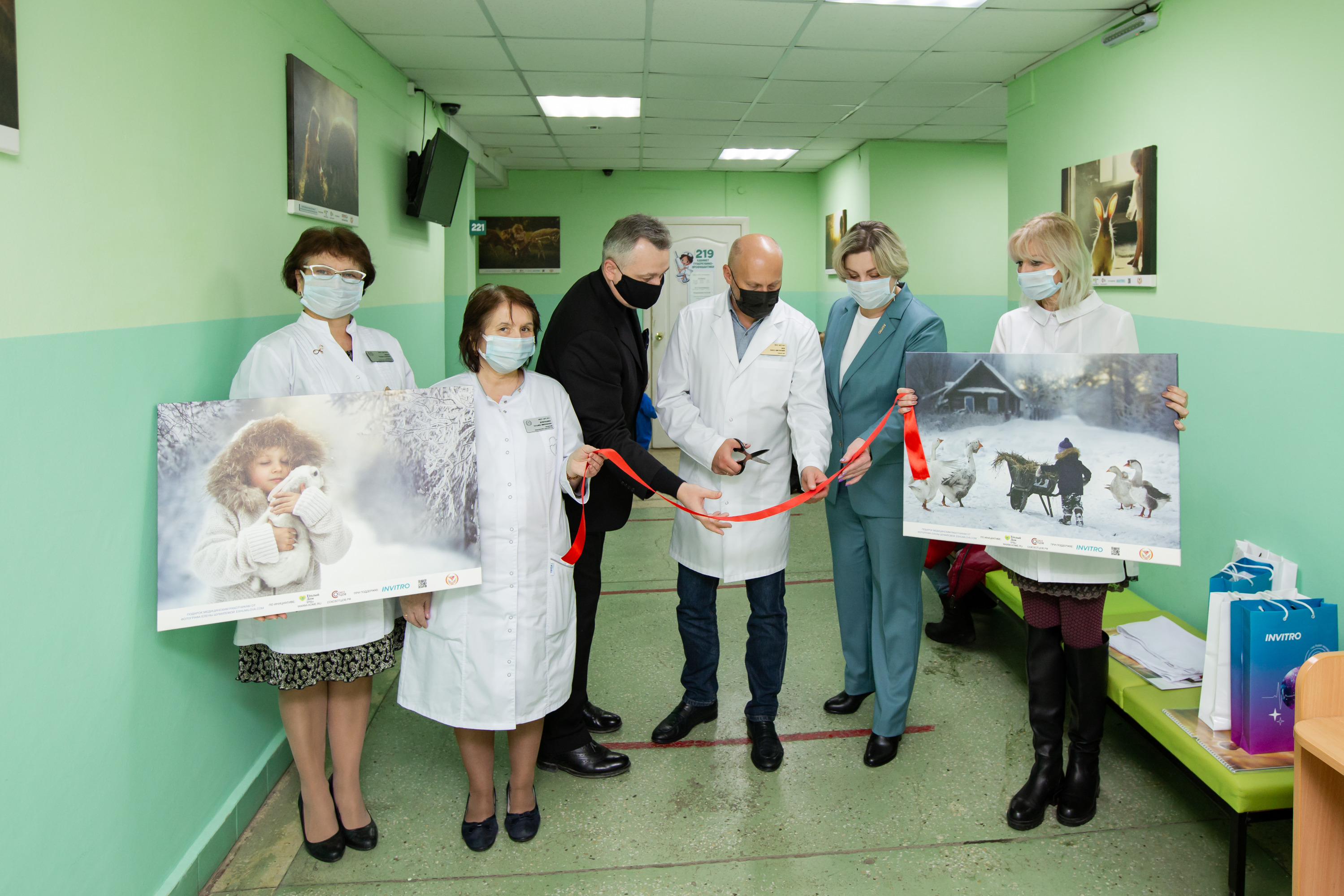 Полотна фотохудожницы появились в шести детских городских поликлиниках Челябинска, а также в областной клинической больнице