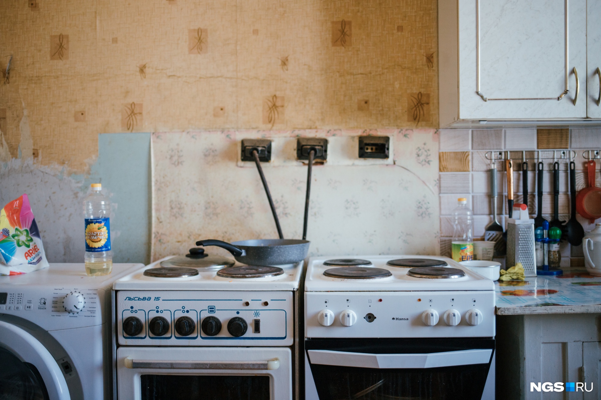 На кухне — две плиты, если бы еще одна комната была заселена, то расположили бы третью