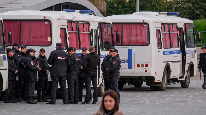 На пермской эспланаде появились полицейские автозаки. С чем это связано?
