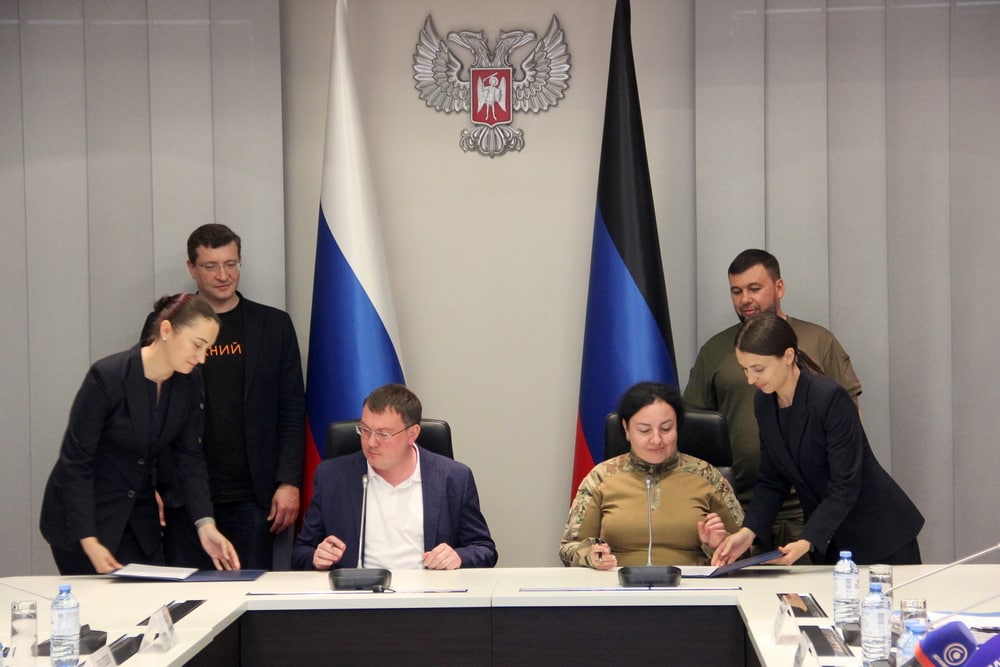 Арзамас и Харцызск теперь побратимы. Главы городов подписали соглашение о сотрудничестве в ДНР