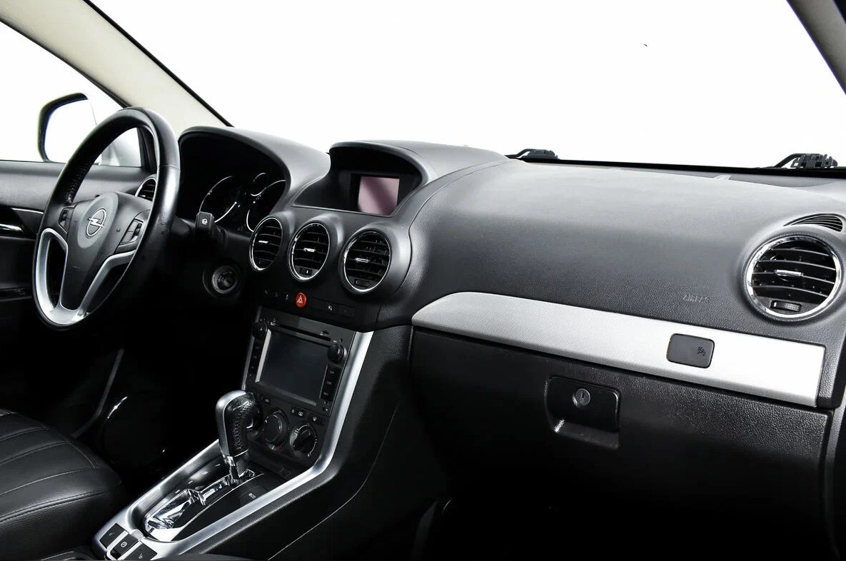 Салон Opel Antara 2012 года выпуска Салон Opel Antara 2012 года выпуска