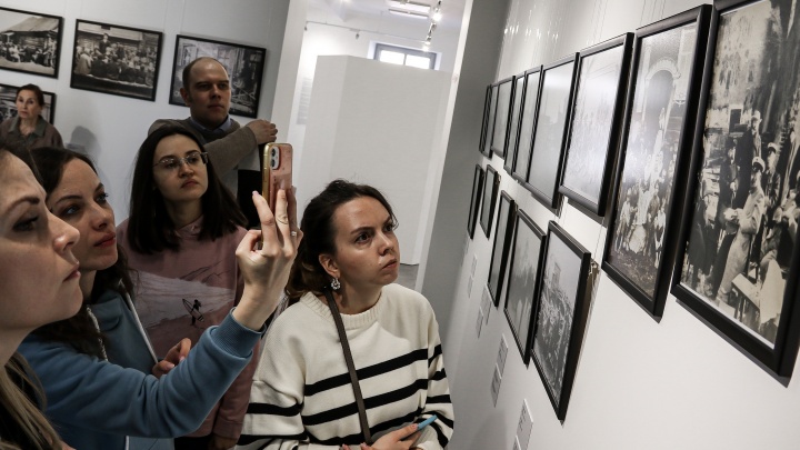 Камера-обскура, зеркальная комната и фотограф-голограмма. Русский музей фотографии открылся после реконструкции