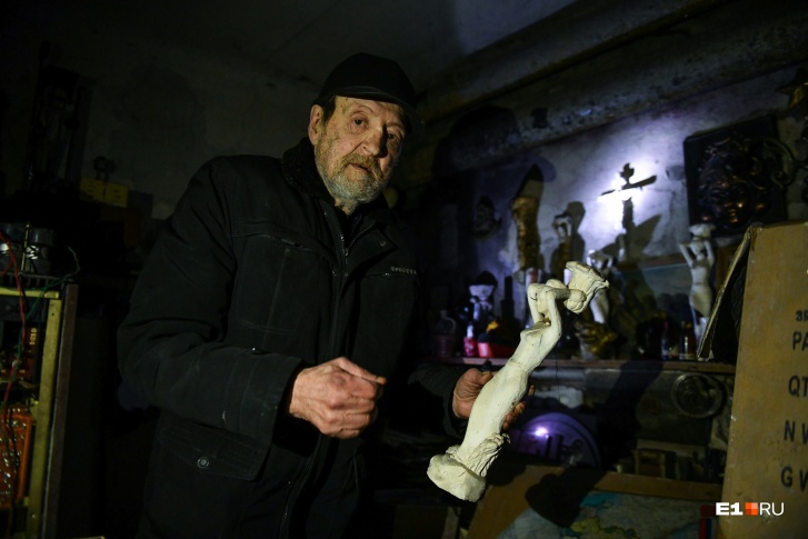 Геннадий Попов — 75-летний скульптор