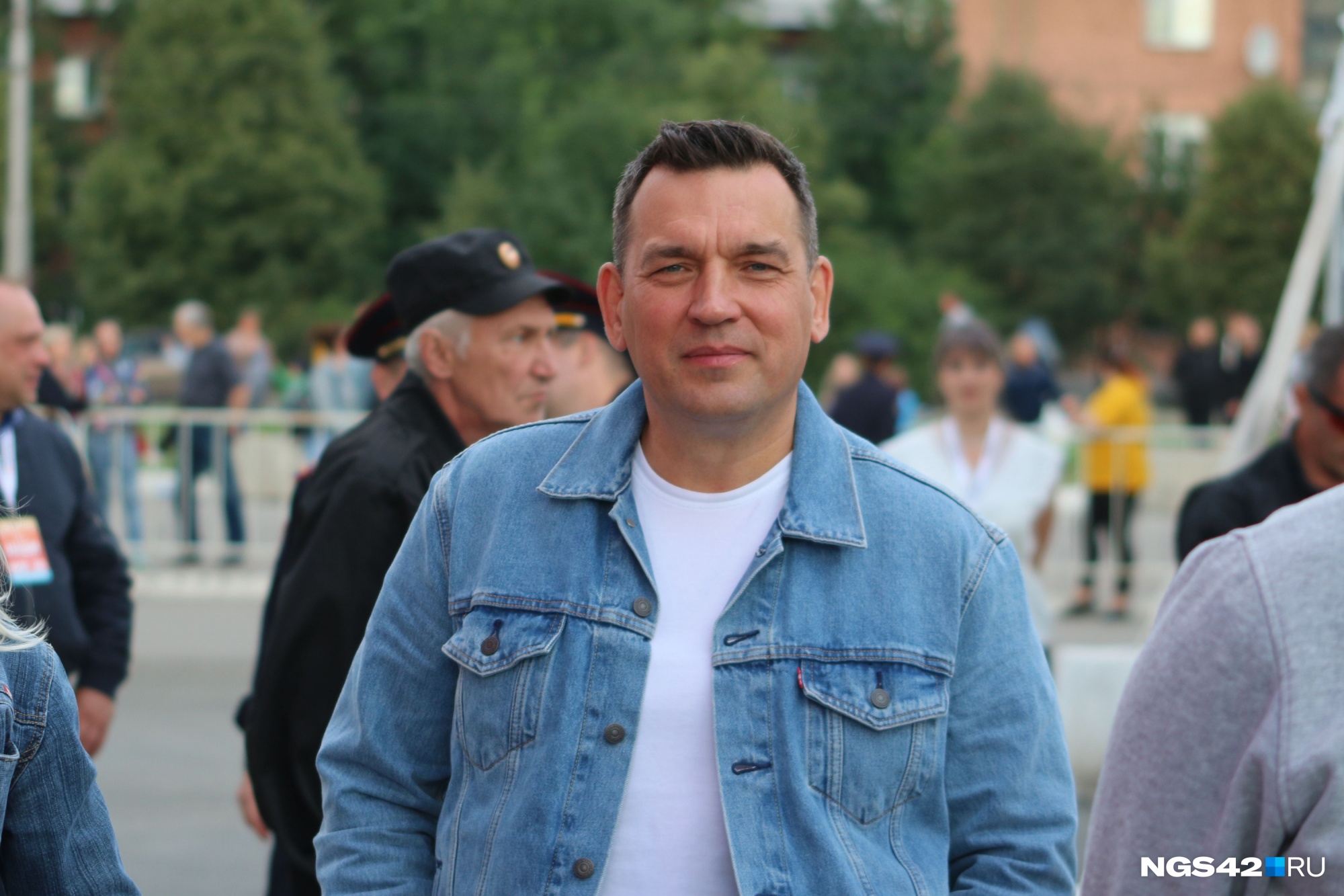 А вот и он. Глава города рассказал корреспонденту NGS42.RU, что мечтает вживую услышать группу «Алиса» А вот и он. Глава города рассказал корреспонденту NGS42.RU, что мечтает вживую услышать группу «Алиса»