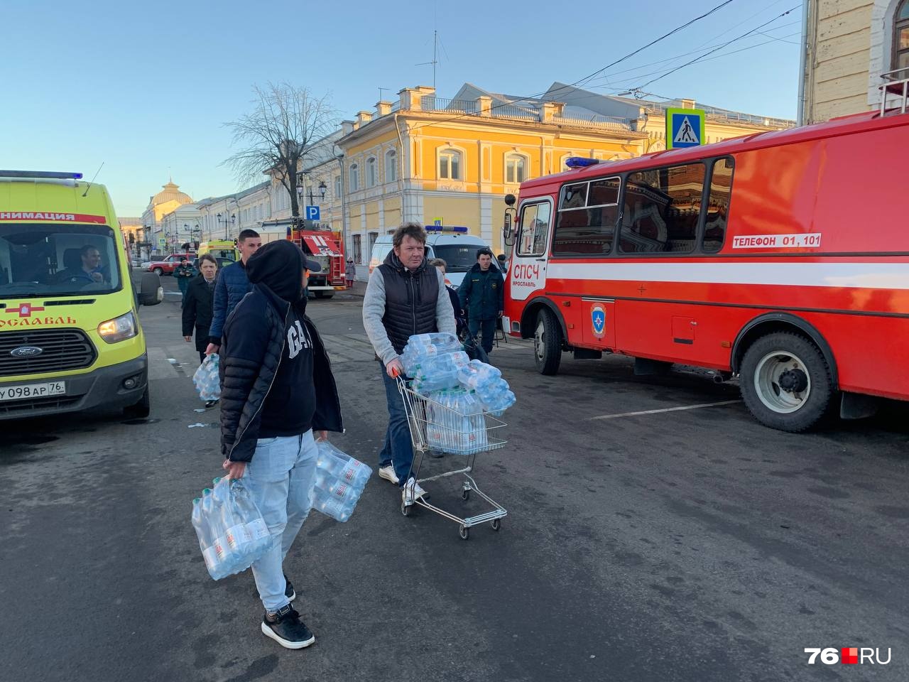 На место происшествия доставили воду На место происшествия доставили воду