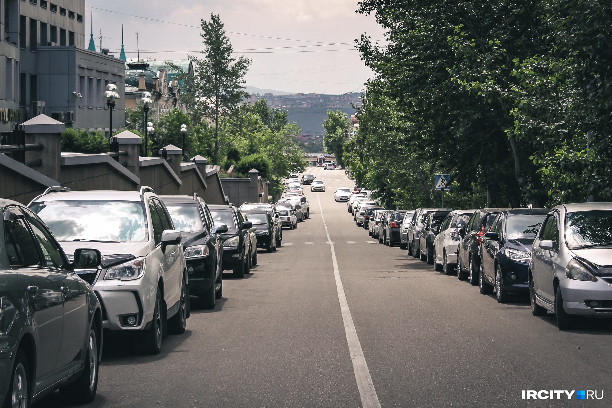 Жителям Улан-Удэ не хватает парковочных мест в центре города