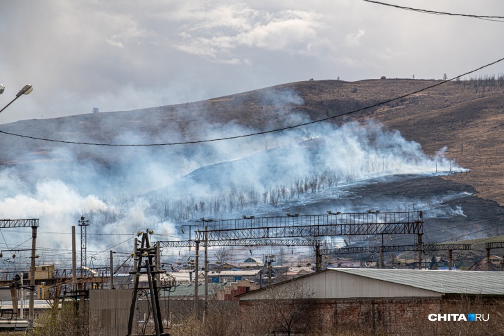 Пожары в жилом секторе начинаются из-за возгораний сухой травы