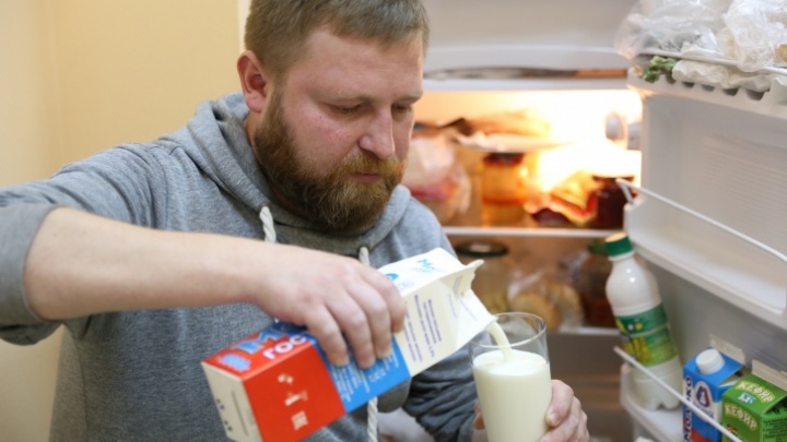 «Будем разливать в "лягушки"»: производители молока рассказали, что дальше будет с их продукцией