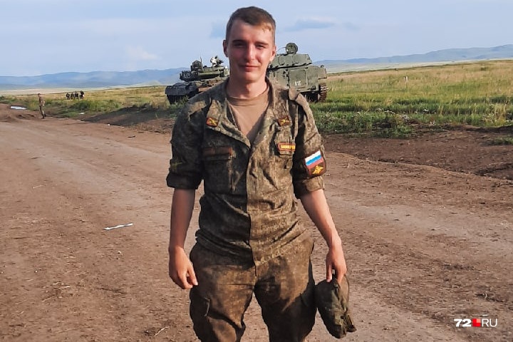 Никита служил в мотострелковой части на Дальнем Востоке. Ему был 21 год Никита служил в мотострелковой части на Дальнем Востоке. Ему был 21 год