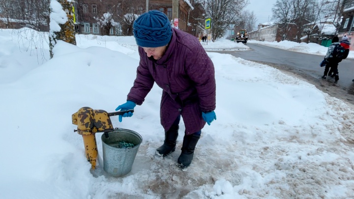 «Мы страдаем»: в Ярославской области городские жители сидят без воды с прошлого декабря