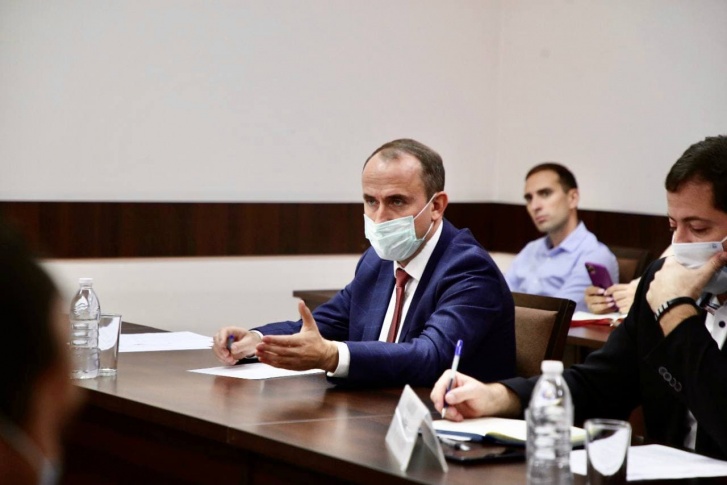 Мэр не собирается покидать должность Мэр не собирается покидать должность