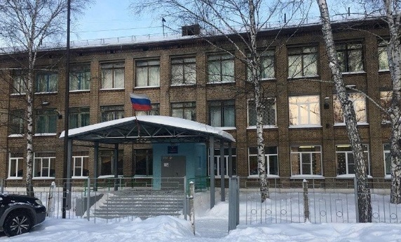 «Там тирания»: в Новосибирске из школы уволились 14 учителей за полгода — родители винят директора