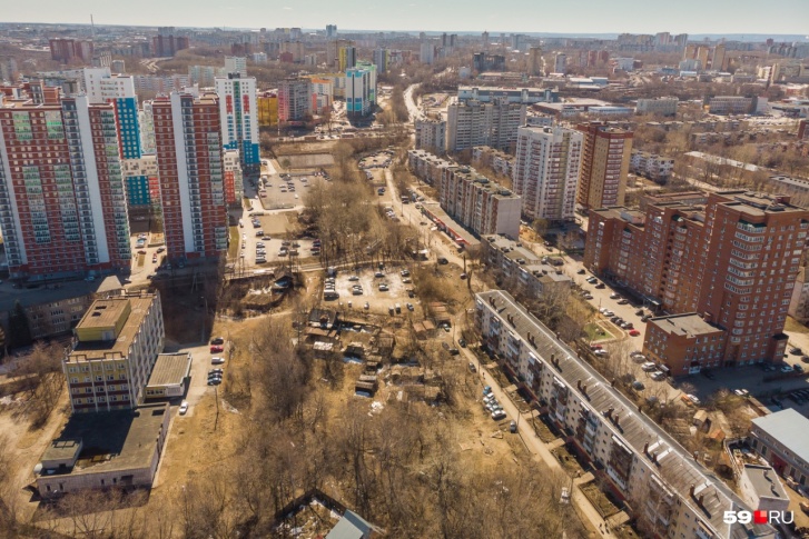 Здесь должна пройти новая дорога Здесь должна пройти новая дорога