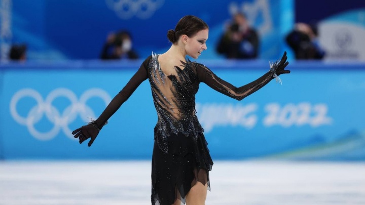 Россиянка Анна Щербакова взяла золото Олимпиады в фигурном катании