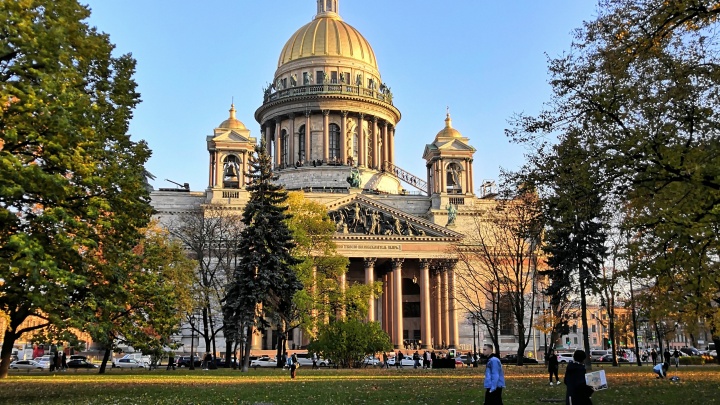 Кузбасских студентов отправят в тур в Санкт-Петербург. На это потратят 2,3 млн рублей