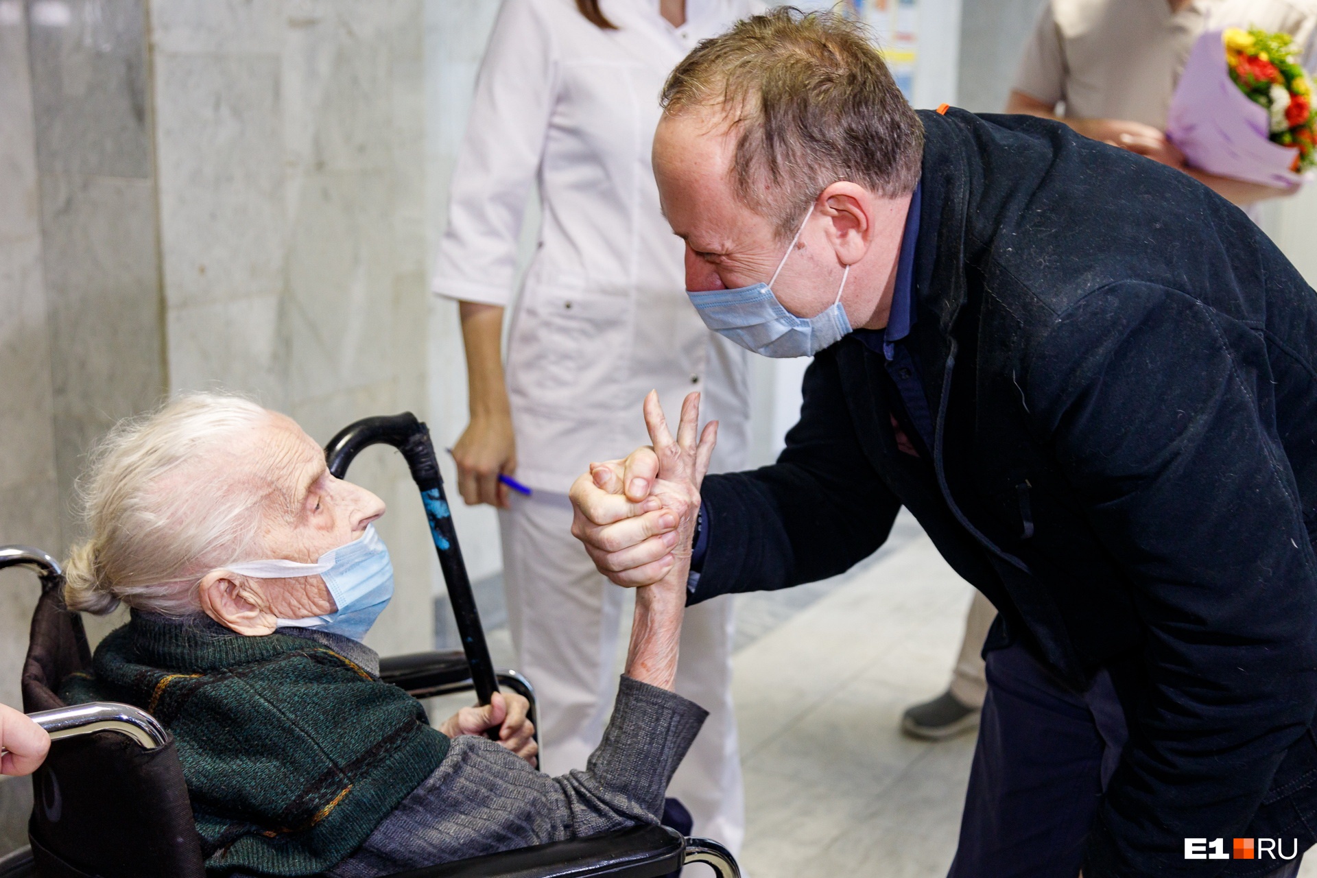 «Двое суток в реанимации». В Екатеринбурге спасли 103-летнюю пациентку с ковидом