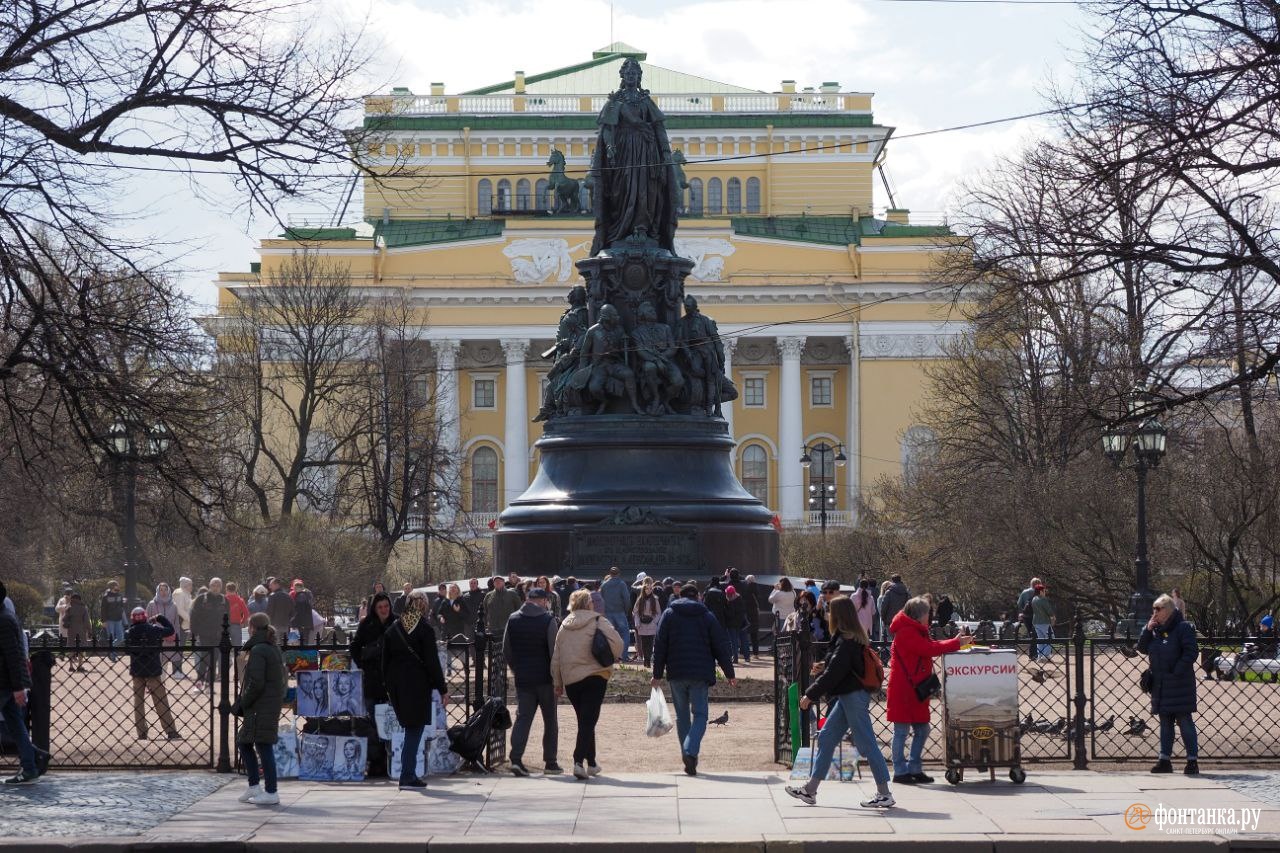 Питер выходи. Первомай в Петербурге. Москвичи гуляют в Петербурге. Про прогулку в Питере статусы. Новости СПБ.