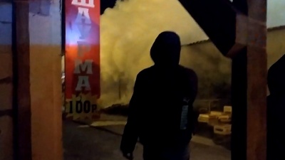 «Густо горит»: торговые ряды вспыхнули в Магнитогорске. Причиной могли стать включенные обогреватели