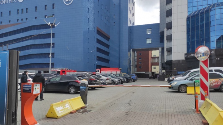 В центре Челябинска эвакуировали работников и посетителей офисного небоскреба