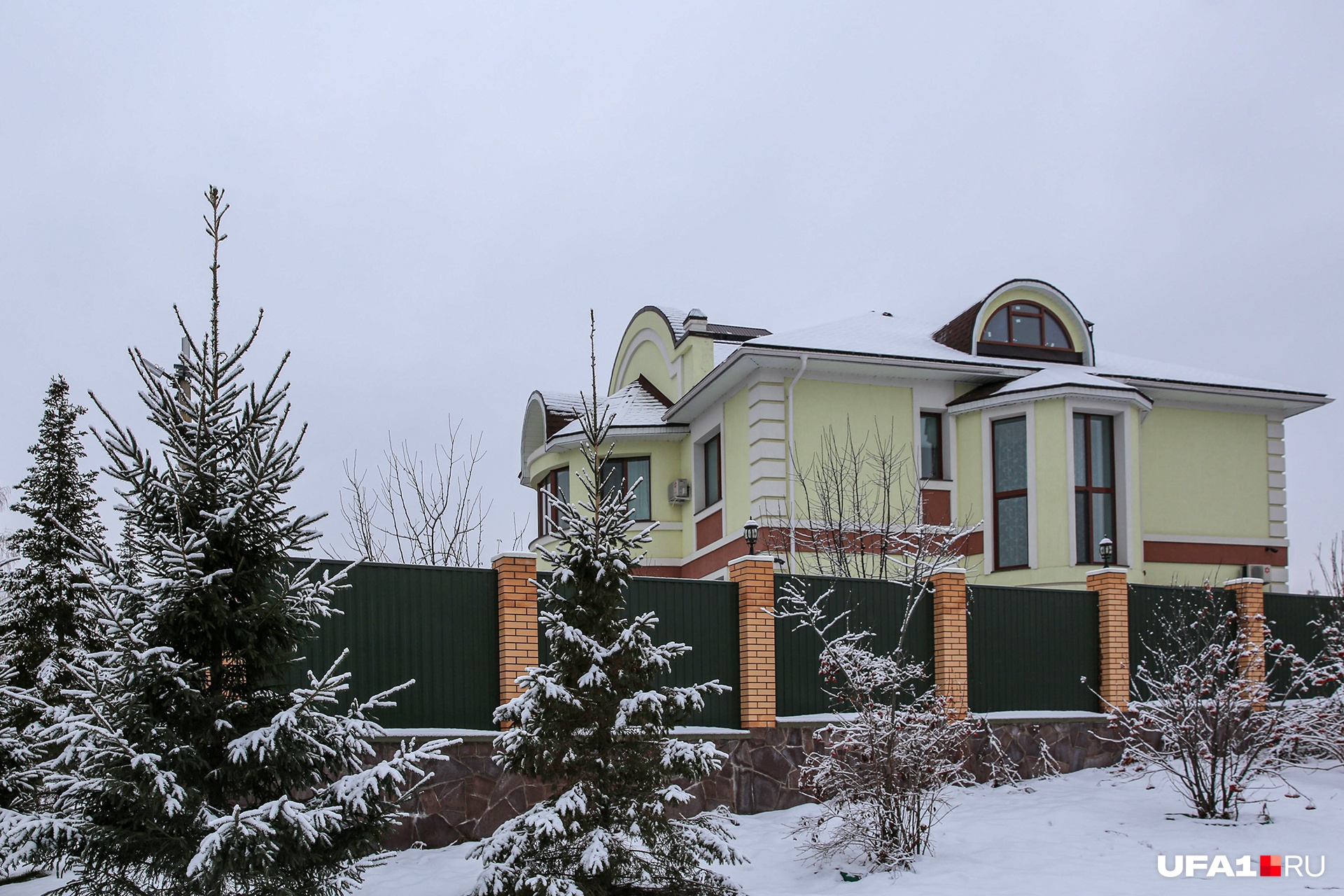 Владелец дома открыл в Уфе стоматологию Владелец дома открыл в Уфе стоматологию