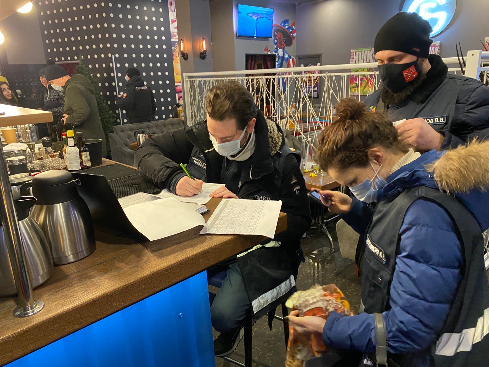 Питерские новости. Новости спб. Police питер клуб. Темнеет спб. Клуб темнеет спб.