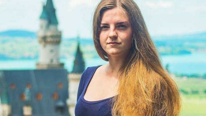 Белорусская активистка прилетела в Красноярск. Ее 3 дня держали в аэропорту, а потом отправили в Армению
